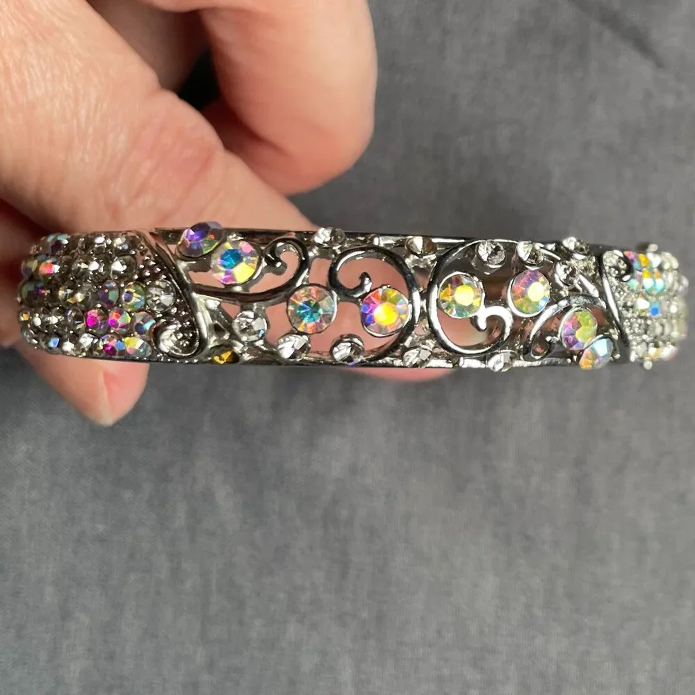 Vintage Aurora Borealis Rhinestone Filigree Hinged Bangle Bracelet